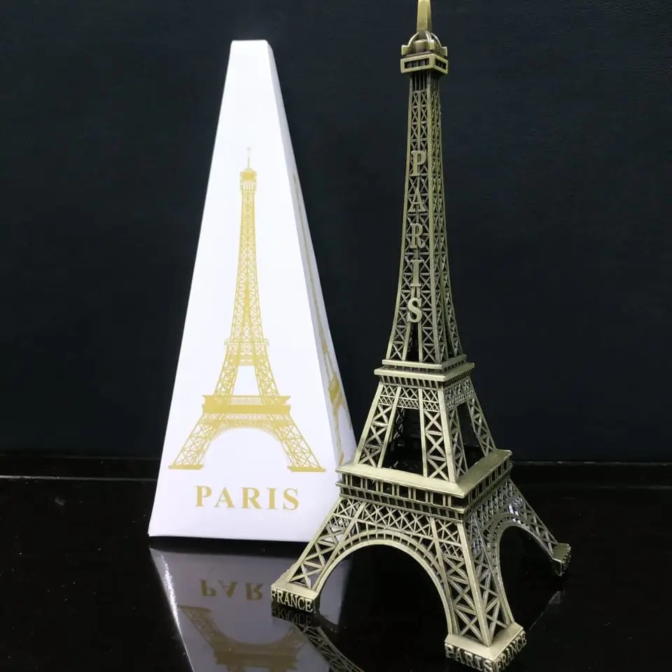 Classic Bronze Finish Metal Eiffel Tower Showpiece – 10-Inch Vintage Paris Landmark Statue, Elegant Home & Office Decor, Aesthetic Room Ornament & Content Creation Photography Prop