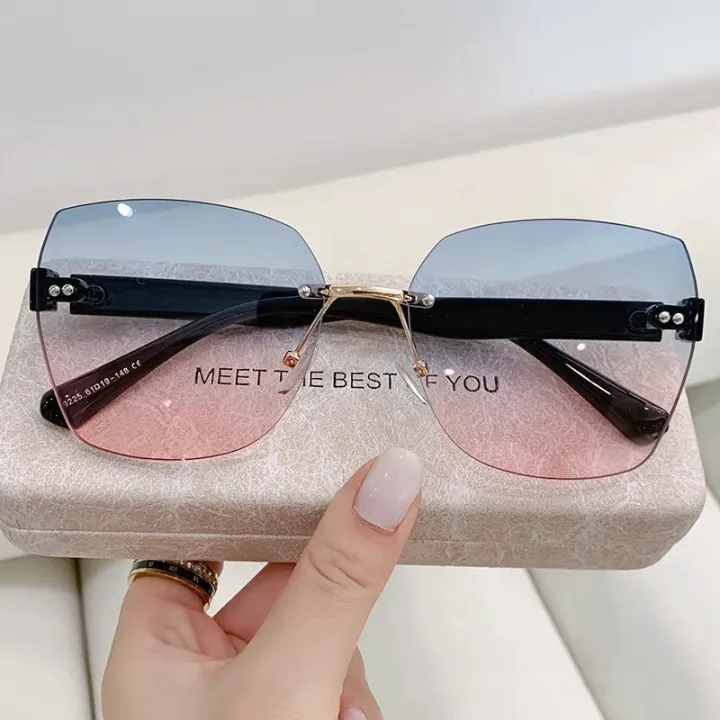 Korean Version Fashionable Square Sunglasses for Women – UV400 Protection & Strong Light Filtering Tawny Lenses, Durable Polycarbonate Frame, Flattering Eyewear for Round & Long Faces